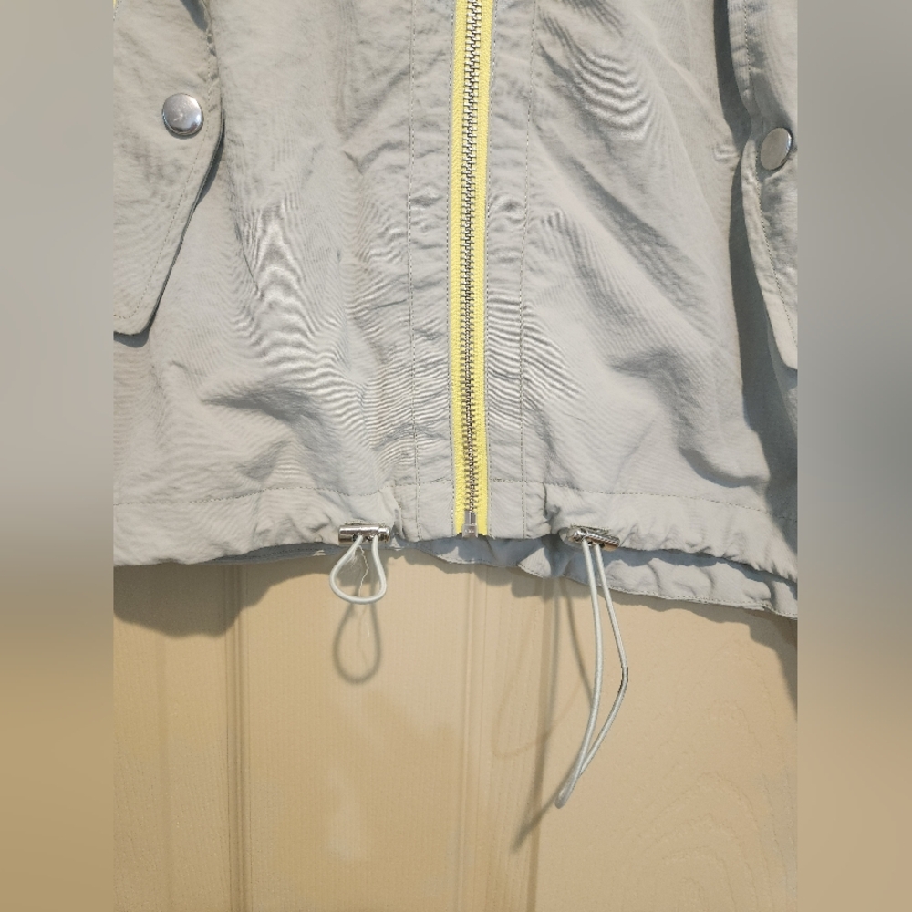 NWOT Daily Practice Anthropologie Windbreaker Size Medium - Picture 11 of 13